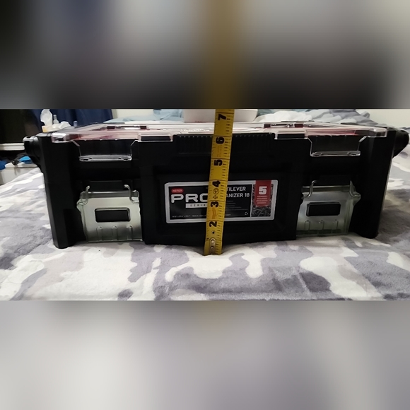 Keter® 18" Pro Series Cantilever Tool Box - Picture 9 of 10